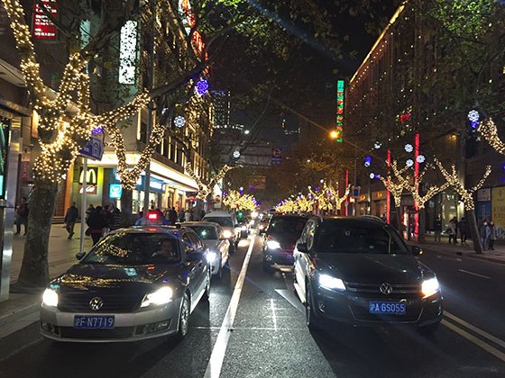 (Middle Huaihai Road, Shanghai 2015)