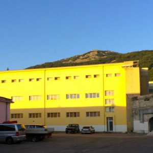 studio-building-mountains