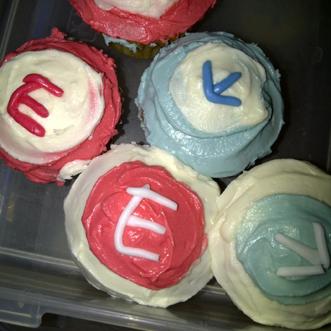 Cupcakes with Enthuse Marketing logo for our joint seminar with Tamsin Fox Davies